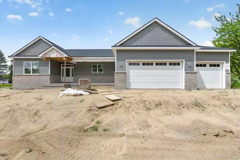 3297 Oak Grove Rd, Howell, MI 48855