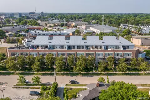 333 E Parent Ave #41, Royal Oak, MI 48067