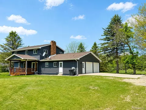 2712 N Branch Rd, Deerfield, MI 48461