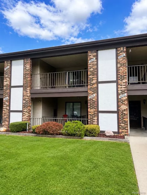 29838 Utica Rd #25, Roseville, MI 48066