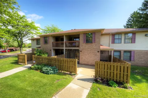 19143 Surrey Ln, Northville, MI 48167