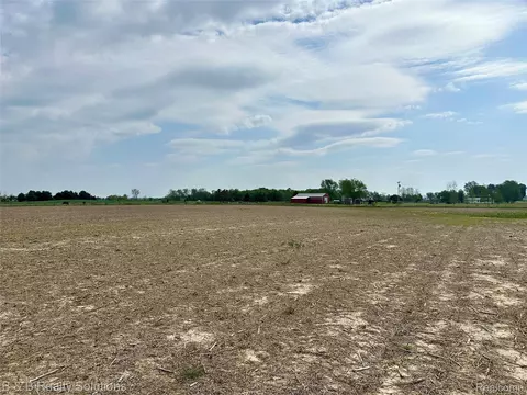 000 Millington Rd, Rich, MI 48760