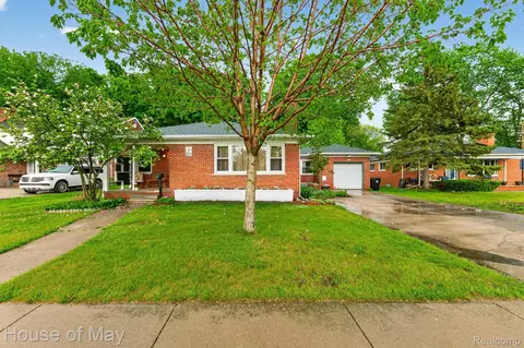 20036 Beech Daly Rd, Redford, MI 48240