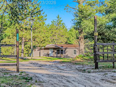6691 Boone Ln, Corwith, MI 49795