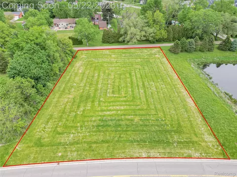 57735 New Hudson Dr, Lyon, MI 48165