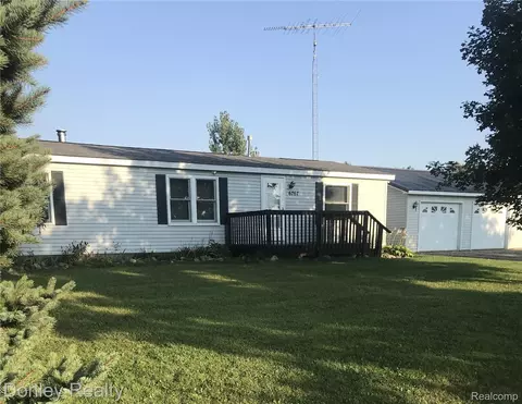 6767 White Creek Rd, Koylton, MI 48453
