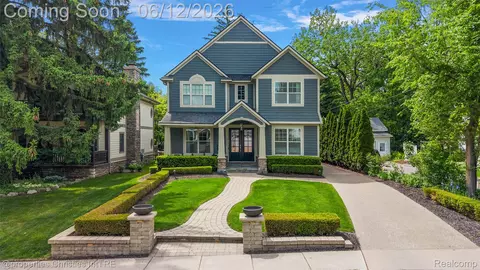 470 Orchard Dr, Northville, MI 48167