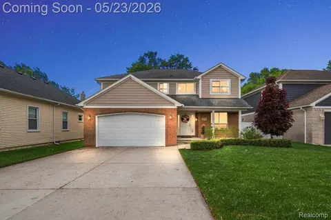 22716 Stephens St, Saint Clair Shores, MI 48080