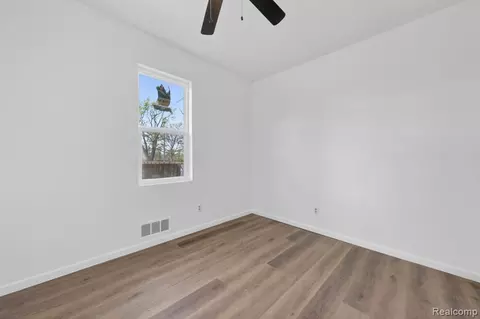 Bedroom - 13735 Gable St, Hamtramck, MI 48212 photo 3 of 5