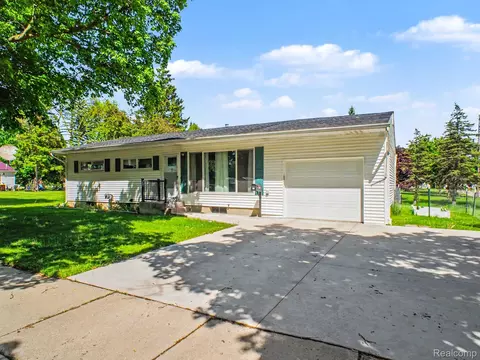 425 Rockingham Ave, Alma, MI 48801