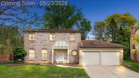 4502 Reilly Dr, Troy, MI 48085