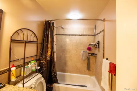 Bath - 30422 Leroy St, Romulus, MI 48174 photo 1 of 2