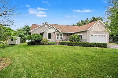 5183 Owosso Rd, Handy, MI 48836