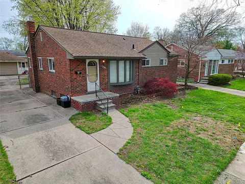 30261 Westfield St, Livonia, MI 48150