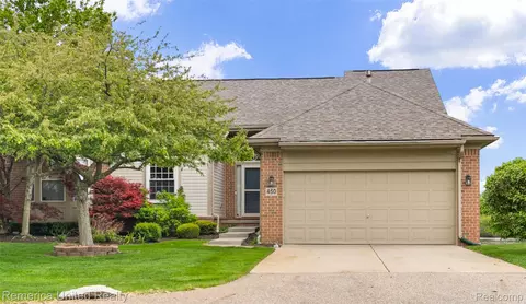 450 Berry Lake Dr, Commerce, MI 48390