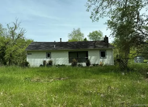 8450 Pepper Rd, Holly, MI 48442