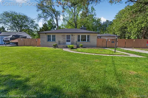 2942 Tatham Rd, Saginaw, MI 48601