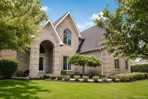 9194 Orion Dr, Brighton, MI 48114
