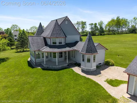 53375 Martha Ln, Lyon, MI 48167