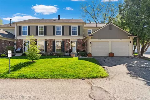 1494 Saddle Ln #226, Rochester Hills, MI 48306