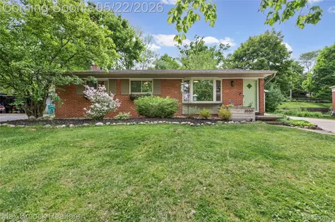 3550 Cushing Ct, Dexter, MI 48130