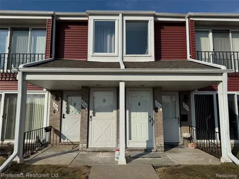706 Sunset Ln #63, Saint Clair Shores, MI 48082