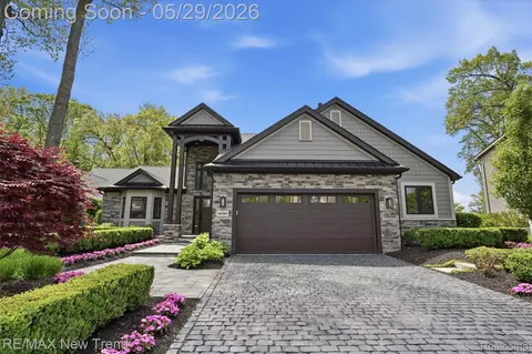 1890 Spruce Dr, Commerce, MI 48390