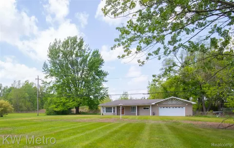 10800 Holland Rd, Taylor, MI 48180