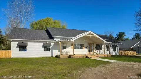 9236 River Rd, Clay, MI 48001