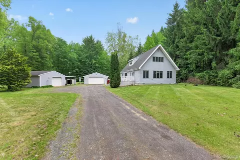 41303 Harris Rd, Sumpter, MI 48111