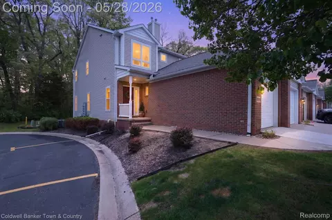 5551 Woodruff Shore Dr, Brighton, MI 48116