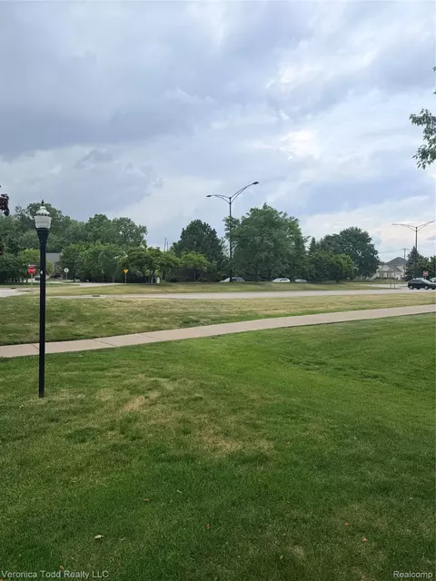 Other - 2994 Roundtree Dr, Troy, MI 48083 photo 3 of 7