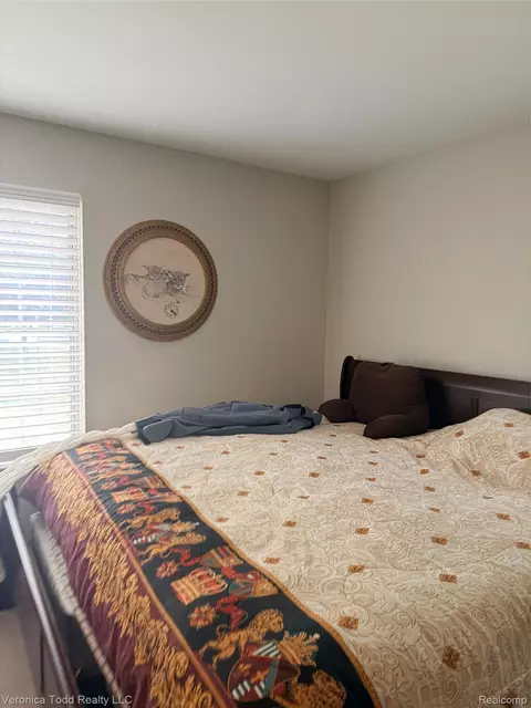 Bedroom - 2994 Roundtree Dr, Troy, MI 48083 photo 1 of 2
