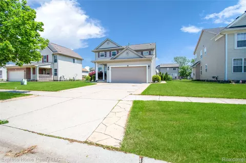 25244 Independence Trl, Warren, MI 48089