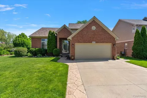 8698 Paul Dr, Washington, MI 48094