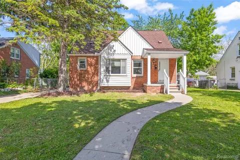 11348 Cavell St, Livonia, MI 48150