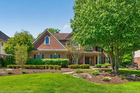 15639 Merion Ct, Northville, MI 48168