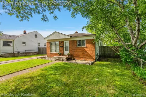 41 E Madge Ave, Hazel Park, MI 48030