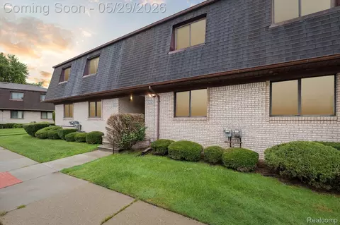 25440 Quarter Deck St, Harrison, MI 48045