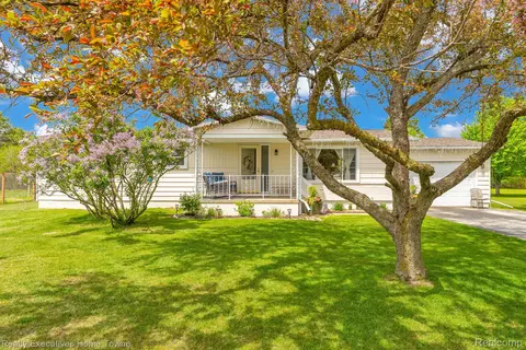 5938 Avalon Cir, Lexington, MI 48450