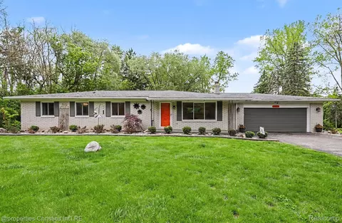 6905 W Church St, Independence, MI 48346