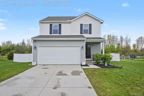 434 Saddlebrook Dr, Linden, MI 48451