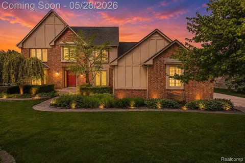 4409 Deacon Ct, Troy, MI 48098
