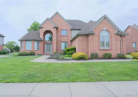 47909 Milonas Dr, Shelby Township, MI 48315