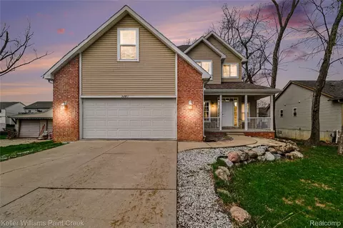 3281 Troy Dr, Troy, MI 48083