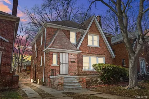 17567 Greenlawn St, Detroit, MI 48221