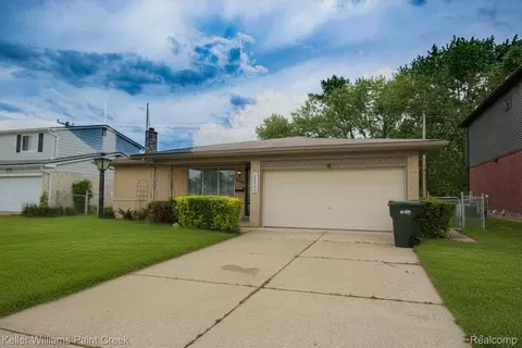 36357 Weber Dr, Sterling Heights, MI 48310