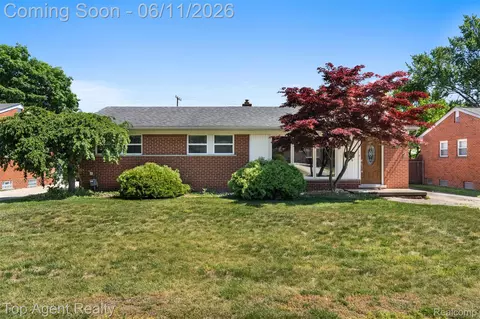 8908 Birkhill Dr, Sterling Heights, MI 48314