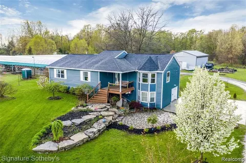 11331 N Genesee Rd, Thetford, MI 48420