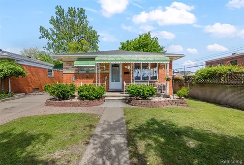 5634 N Lafayette St, Dearborn Heights, MI 48127